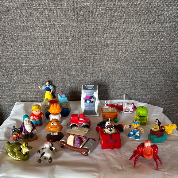 Mixed Bundle of 80s 90s Early 2000s Toys Disney Mattel‎ McDonald’s Nostalgia - Picture 1 of 7